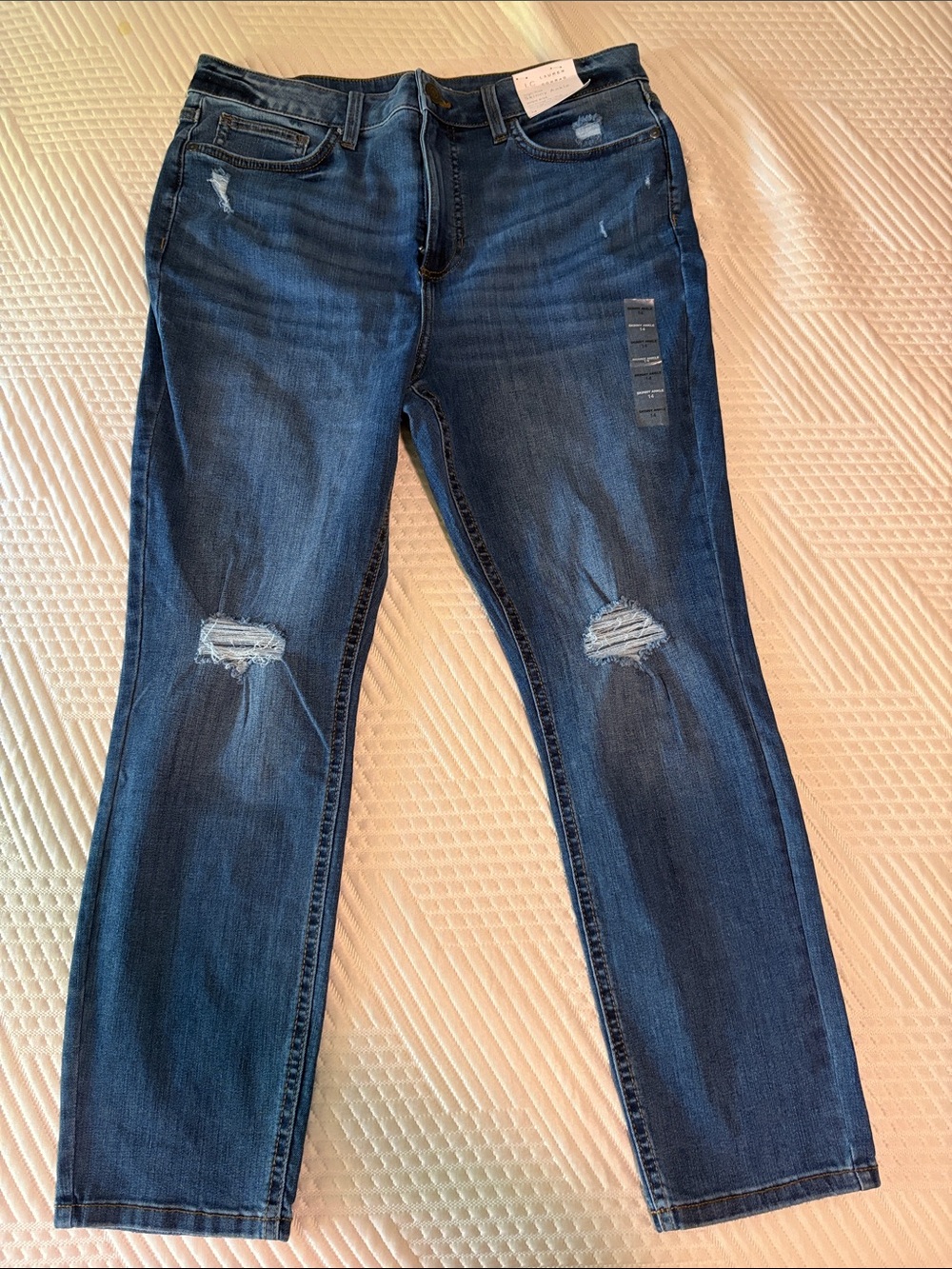 Women's Dark Blue Ripped Ankle Jeans - Stretch Cropped Fit